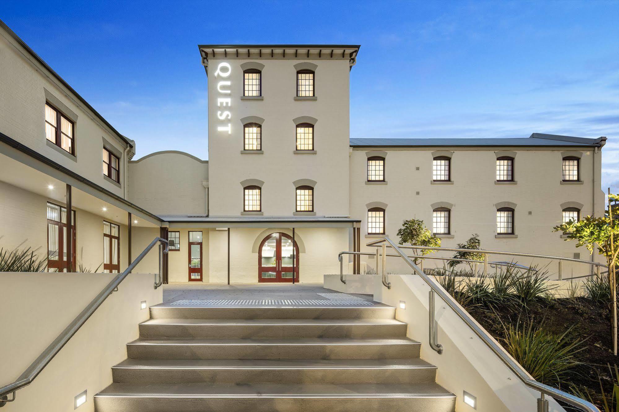 Quest Newcastle West Aparthotel Exterior foto