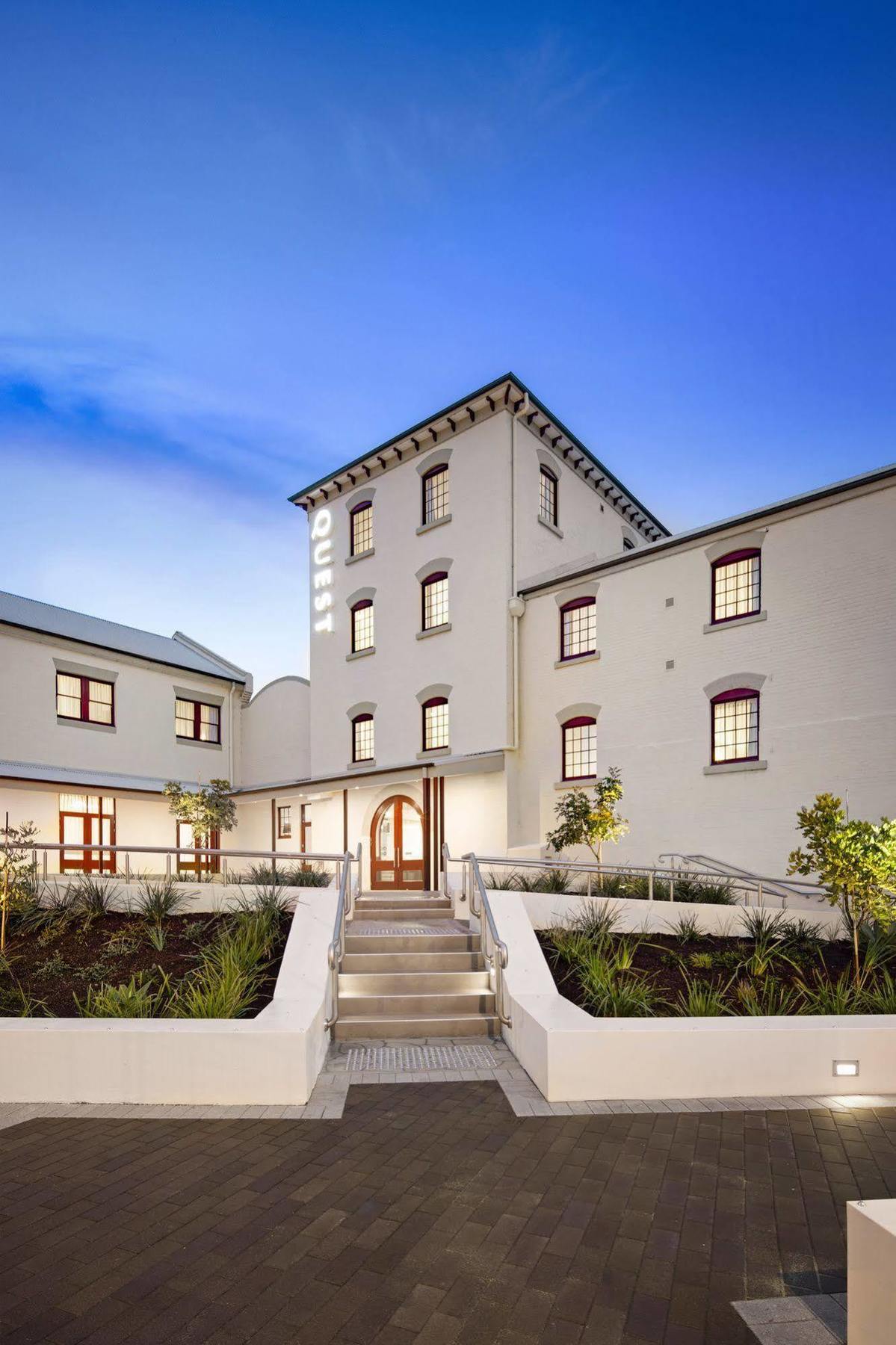 Quest Newcastle West Aparthotel Exterior foto
